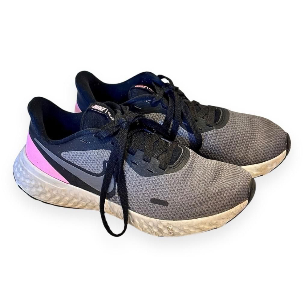 Size 7 Nike Revolution 5 Running Gym Shoes / Sneakers - Black & Pink (Women's)